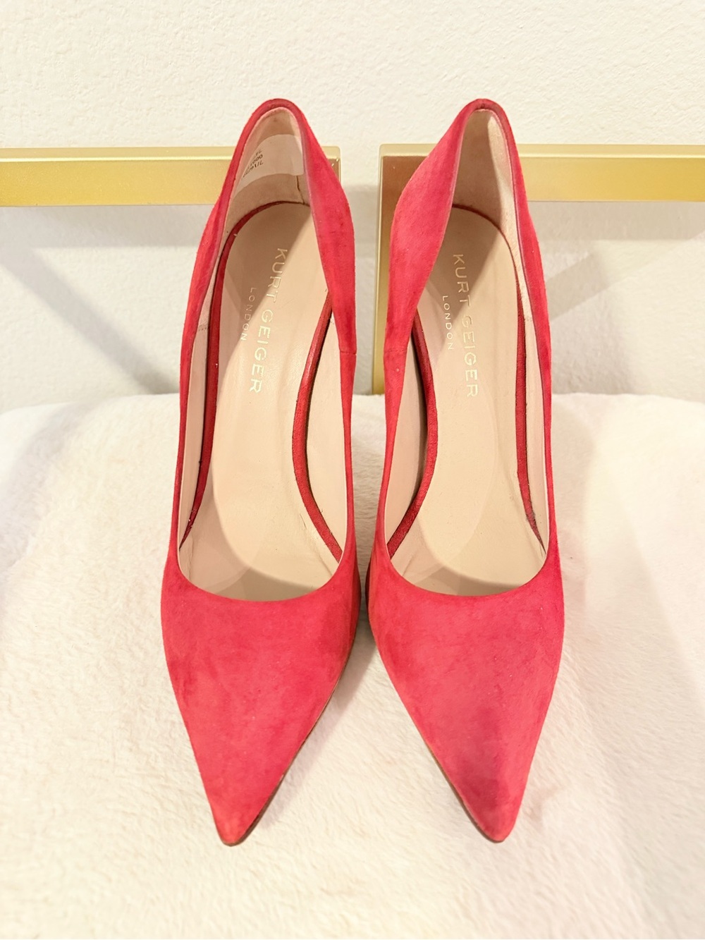 Kurt Geiger “Britton” Red Pointed Toe Pumps | Size 40 (9)